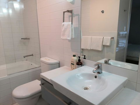 Oaks Horizon+city View+free Parking - Accommodation Newcastle 13
