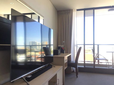 Oaks Horizon+city View+free Parking - Accommodation Newcastle 6