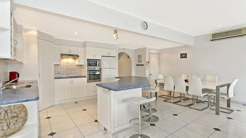 Salt Waterfront Apartment - Accommodation Newcastle 1