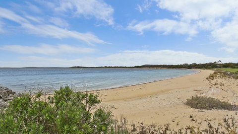 Salt Waterfront Apartment - Accommodation Newcastle 13