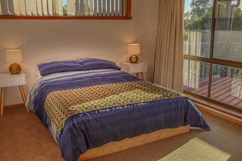 Seacroft - Accommodation Newcastle 8