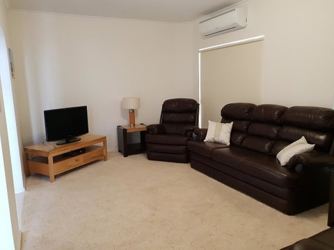 South Shores - Accommodation Newcastle 9