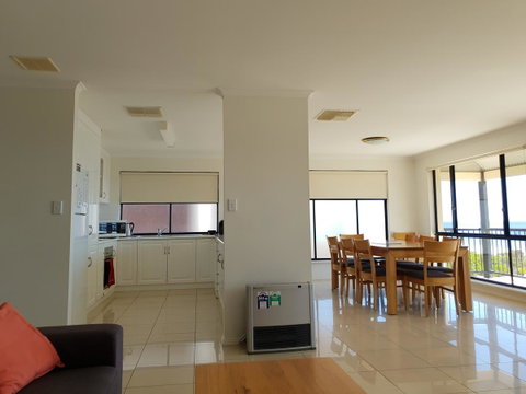 South Shores - Accommodation Newcastle 10