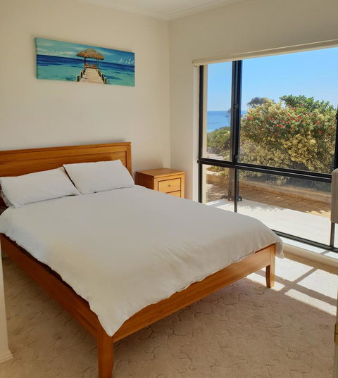 South Shores - Accommodation Newcastle 4