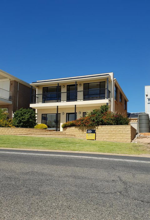 South Shores - Accommodation Newcastle 1