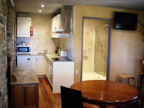 1860 Wine Country Cottages - Accommodation Newcastle 9