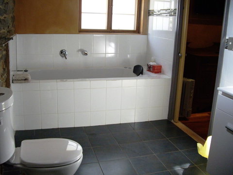 1860 Wine Country Cottages - Accommodation Newcastle 18