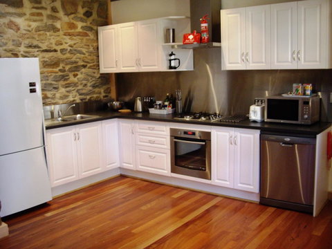 1860 Wine Country Cottages - Accommodation Newcastle 17