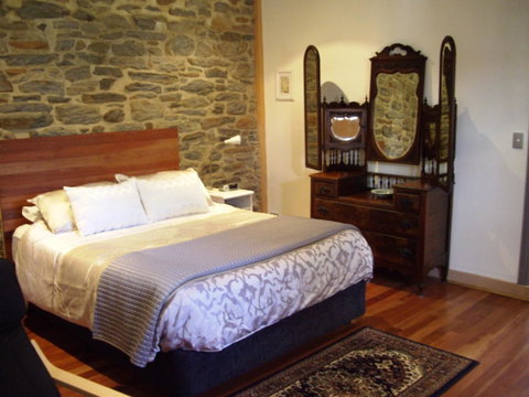 1860 Wine Country Cottages - Accommodation Newcastle 4