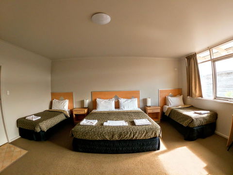 Highway One Motel - Accommodation Newcastle 1