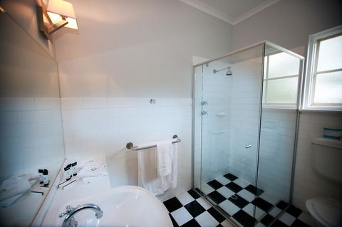 St Francis Winery - Accommodation Newcastle 3