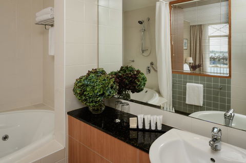 Rydges Newcastle - Accommodation Newcastle 15