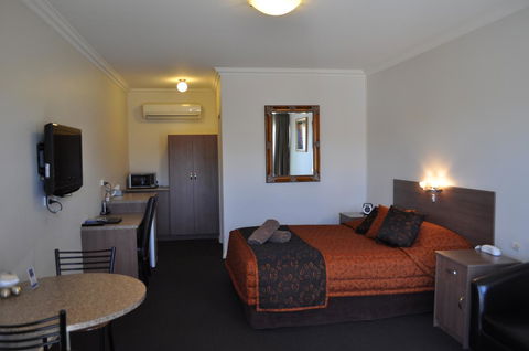 Augusta Courtyard Motel - Accommodation Newcastle 0