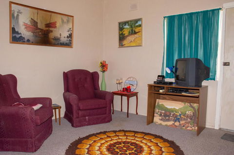 Kimba Units - Accommodation Newcastle 9