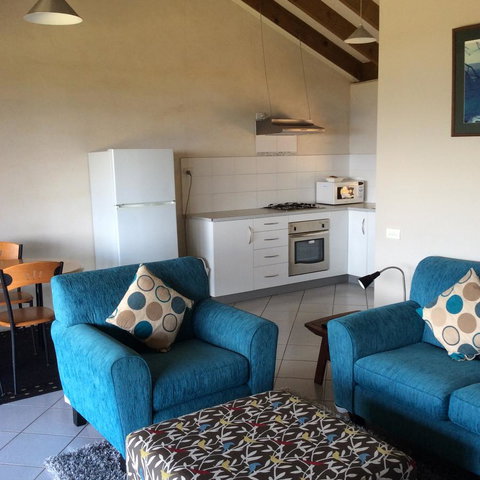Chandlers Smiths Beach Villas - Accommodation Newcastle 4