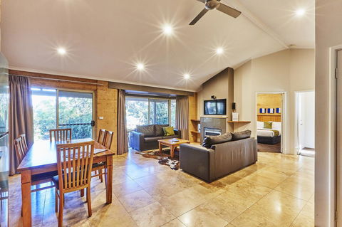 Eight Willows Retreat - Accommodation Newcastle 12