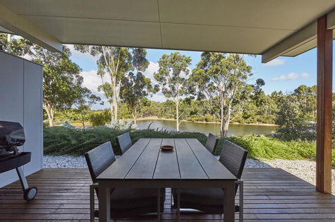 Eight Willows Retreat - Accommodation Newcastle 4