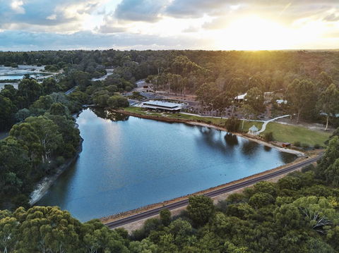 Eight Willows Retreat - Accommodation Newcastle 0