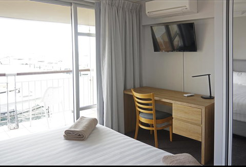 Oceanside 23 - Accommodation Newcastle 10