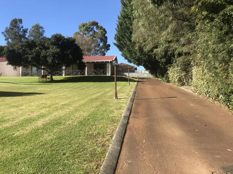 Karri Forest Motel - Accommodation Newcastle 2