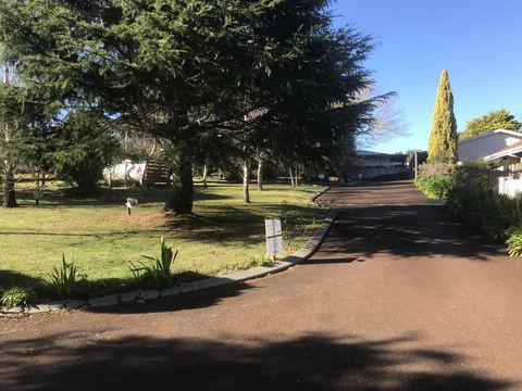 Karri Forest Motel - Accommodation Newcastle 3