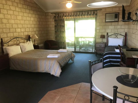 Karri Forest Motel - Accommodation Newcastle 8