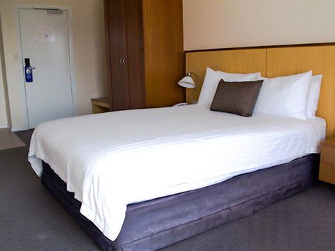 Ocean Beach Hotel - Accommodation Newcastle 2