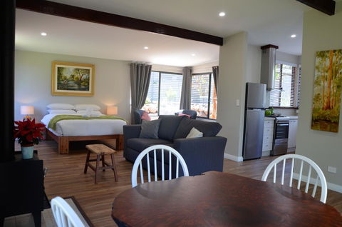 The Floating Forest - Accommodation Newcastle 13