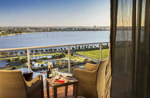 Fraser Suites Perth - Accommodation Newcastle 1