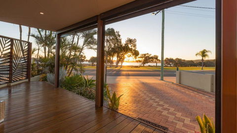 Starboard Views Kalbarri - River Front Apartment - Accommodation Newcastle 8