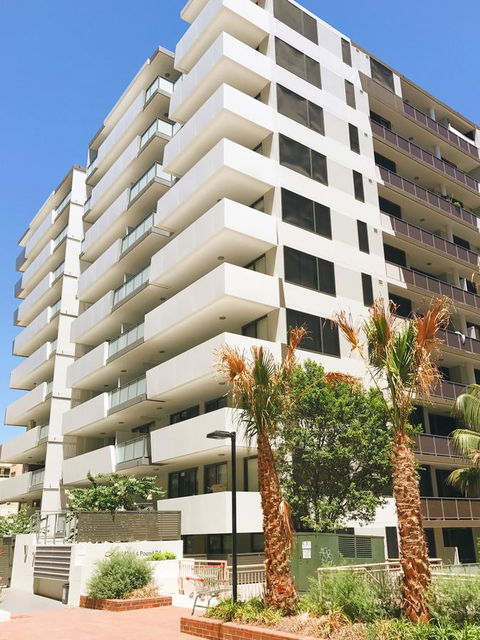 Modern & Cosy 2-Bedroom Apartment Hornsby - Accommodation Newcastle 1