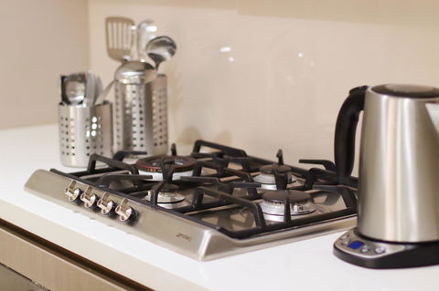Modern & Cosy 2-Bedroom Apartment Hornsby - Accommodation Newcastle 10