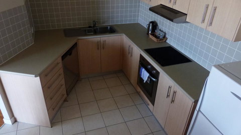 SaltBeach2302 - Accommodation Newcastle 7