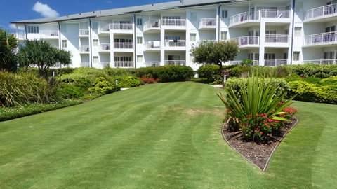 SaltBeach2302 - Accommodation Newcastle 10