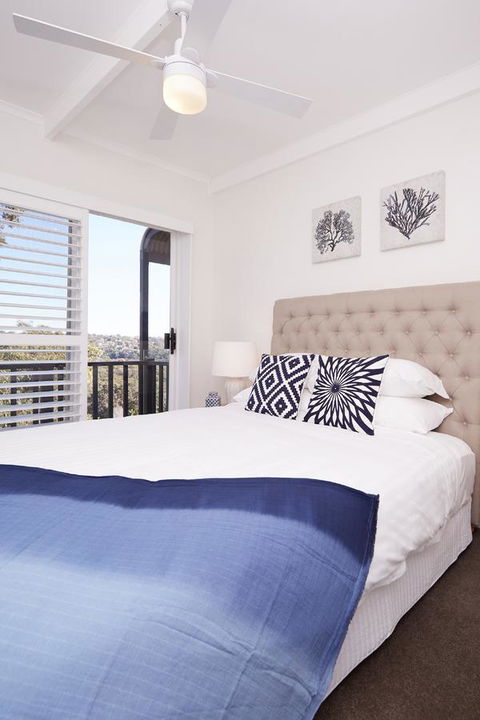 Bright And Spacious Family Home With Leafy Deck - Accommodation Newcastle 13