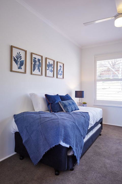Bright And Spacious Family Home With Leafy Deck - Accommodation Newcastle 30