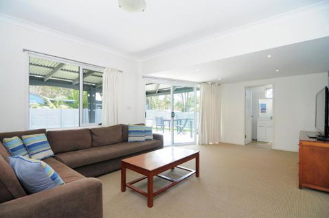 Huskisson Holiday Motel Cabins - Accommodation Newcastle 25