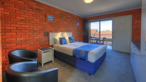 Pelican Motor Inn - Accommodation Newcastle 2