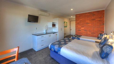 Pelican Motor Inn - Accommodation Newcastle 3