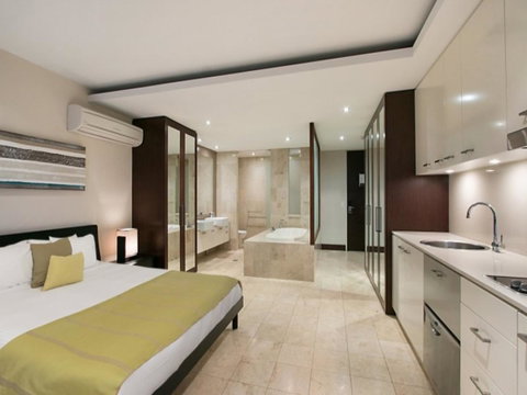 Santai 321 Beachside Studio - Accommodation Newcastle 4