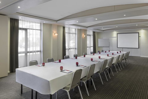 Mercure Newcastle - Accommodation Newcastle 24