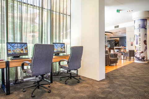 Holiday Inn Sydney Potts Point - Accommodation Newcastle 11