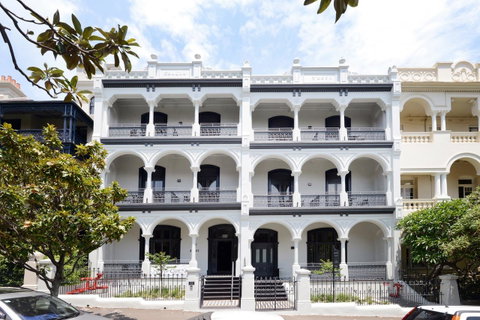 Hotel Challis Potts Point - Accommodation Newcastle 0