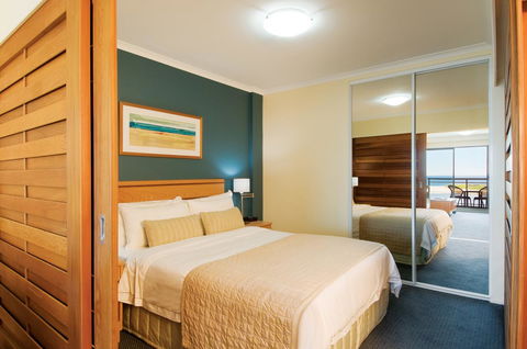 Oaks The Entrance Waterfront Suites - Accommodation Newcastle 3