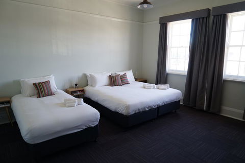 Rosehill Hotel - Accommodation Newcastle 0