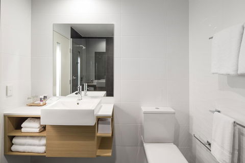 Mercure Newcastle Airport - Accommodation Newcastle 6
