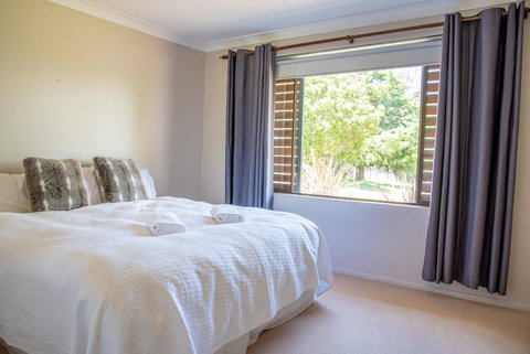 Belmont - Accommodation Newcastle 2