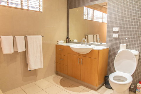 Belmont - Accommodation Newcastle 12