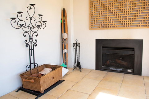 Belmont - Accommodation Newcastle 16