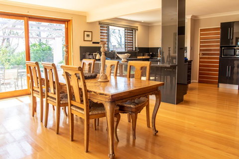 Belmont - Accommodation Newcastle 15